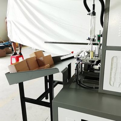 Atıştırmalık Kağıt Tabak Yapma Makineleri Kızarmış Tavuk Karton Suşi